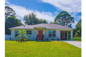 645 21st St SW, Vero Beach, FL 32962 Sold 05/14/25