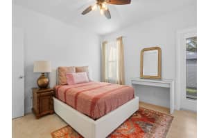 645 21st St SW, Vero Beach, FL 32962 Sold 05/14/25