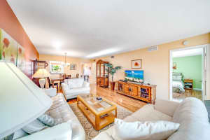 9741 Sunrise Lakes Blvd 202, Sunrise, FL 33322 Sold 07/16/25