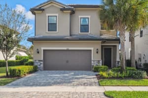 4628 Pinehurst Trl E, Oakland Park