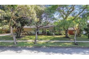 152 SW 60th Ave, Plantation, FL 33317 Sold 02/10/25