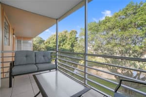 3001 NW 46th Ave 404, Lauderdale Lakes, FL 33313 - MLS#F10479000