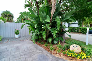 1457 NE 24th St, Wilton Manors, FL 33305 Sold 04/01/25