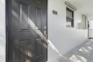 502 Osprey Dr 17C, Delray Beach, FL 33444 Sold 02/13/25