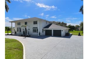 11824 Green Oak Dr, Davie, FL 33330 Sold 02/10/25