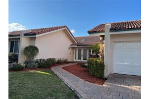 8841 SW 8th St, Plantation, FL 33324 Sold 04/11/25