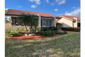 8841 SW 8th St, Plantation, FL 33324 Sold 04/11/25