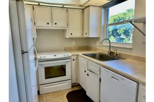 4100 Crystal Lake Dr 310, Deerfield Beach, FL 33064 Sold 02/05/25