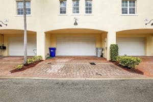 728 SW 1st Ave, Pompano Beach, FL 33060 Sold 05/30/25
