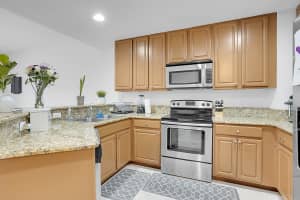 728 SW 1st Ave, Pompano Beach, FL 33060 Sold 05/30/25