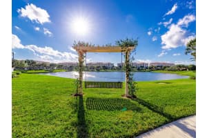 14 Harbour Isle Drive, Fort Pierce, FL 34949 - MLS#F10479437