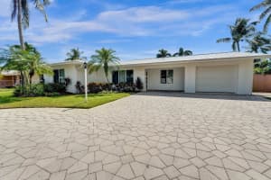 70 SE 10th St, Pompano Beach, FL 33060 Sold 05/30/25