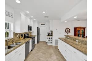 70 SE 10th St, Pompano Beach, FL 33060 Sold 05/30/25