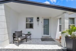 541 NW 39th St, Oakland Park, FL 33309 Sold 05/22/25