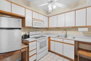 950 S Kanner Hwy E-22, Stuart, FL 34994 Sold 06/04/25