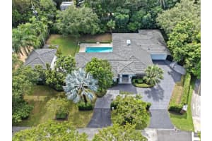 690 Calatrava Ave, Coral Gables, FL 33143 Sold 04/17/25