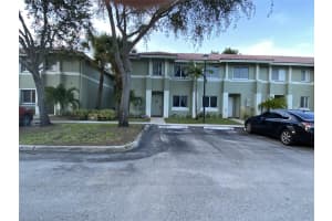 127 Hidden Court Rd, Hollywood, FL 33023 Sold 05/22/25
