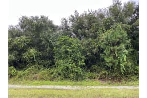 7815 104th Ct, Vero Beach, FL 32967 Sold 03/31/25