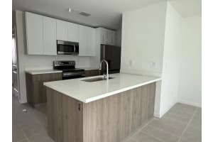 2526 Pierce St 10, Hollywood, FL 33020 - MLS#F10479714