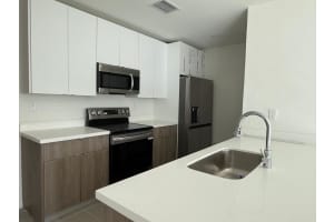 2526 Pierce St 10, Hollywood, FL 33020 - MLS#F10479714