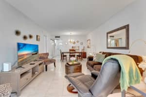 2950 NW 46th Ave 211C, Lauderdale Lakes, FL 33313 - MLS#F10479781