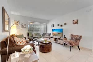 2950 NW 46th Ave 211C, Lauderdale Lakes, FL 33313 - MLS#F10479781