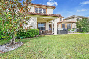 9860 Lakeview Ln, Parkland, FL 33076 Sold 04/09/25