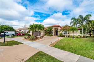 3134 Peachtree Circle, Davie, FL 33328 Sold 03/10/25
