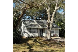 25 47th Ave, Vero Beach, FL 32968 Sold 04/03/25