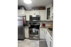 10434 Sunrise Lakes Blvd 104, Sunrise, FL 33322 Sold 02/24/25