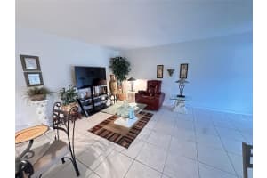 5300 Washington St i204, Hollywood, FL 33021 Sold 05/12/25