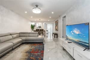 9523 S Hollybrook Lake Dr 102, Pembroke Pines, FL 33025 - MLS#F10480429