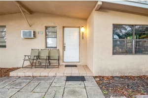 265 NE 44th Ct, Deerfield Beach, FL 33064 Sold 03/28/25