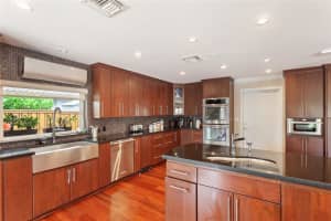 2864 NE 24th Pl, Fort Lauderdale, FL 33305 Sold 02/26/25