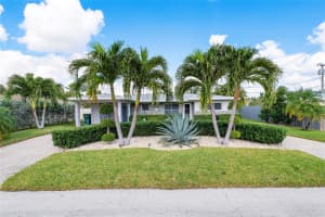 1421 NE 42nd St, Oakland Park, FL 33334 Sold 05/01/25