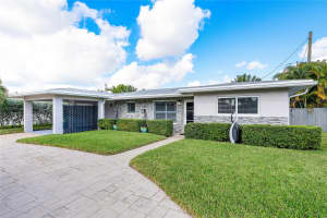 1421 NE 42nd St, Oakland Park, FL 33334 Sold 05/01/25