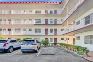 4270 Nw 40th St 211, Lauderdale Lakes