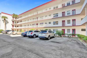 4270 NW 40th St 211, Lauderdale Lakes, FL 33319 - MLS#F10480701
