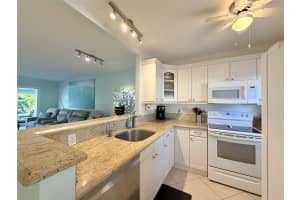 5151 W Oakland Park Blvd 110, Lauderdale Lakes, FL 33313 - MLS#F10480811