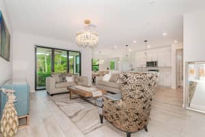 8103 NW 78th St, Tamarac, FL 33321 Sold 03/21/25