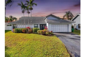 332 NW 107th Ave, Coral Springs, FL 33071 Sold 03/26/25