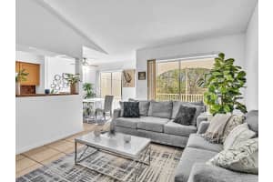 815 W Boynton Beach Blvd 6-202, Boynton Beach, FL 33426 Sold 06/06/25