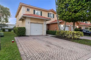 8301 Santa Monica Ter 8301, Tamarac, FL 33321 Sold 09/30/25