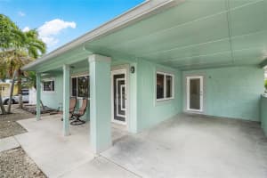 290 NE 29th St, Boca Raton, FL 33431 Sold 04/10/25