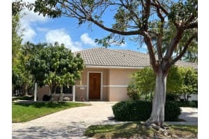 321 SE 10th St, Pompano Beach, FL 33060 Sold 02/28/25