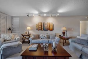 903 Cypress Grove Dr 102, Pompano Beach