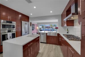 2291 SE 15th St, Pompano Beach, FL 33062 Sold 04/16/25