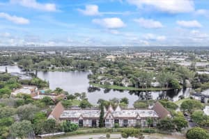 3690 Inverrary Dr 2E, Lauderhill, FL 33319 Sold 04/15/25