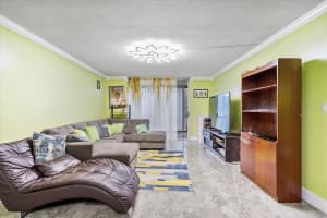 3690 Inverrary Dr 2E, Lauderhill, FL 33319 Sold 04/15/25