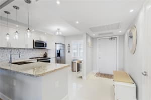 605 OAKS DR 904, Pompano Beach, FL 33069 Sold 03/25/25